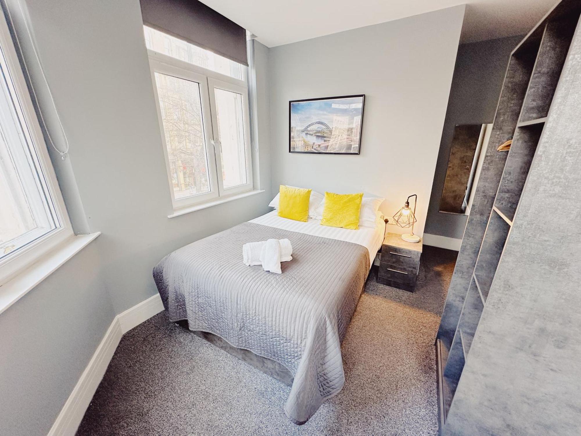 3 Bedroom Apartment In The Heart Of Newcastle - Modern - Sleeps 6 Exterior photo